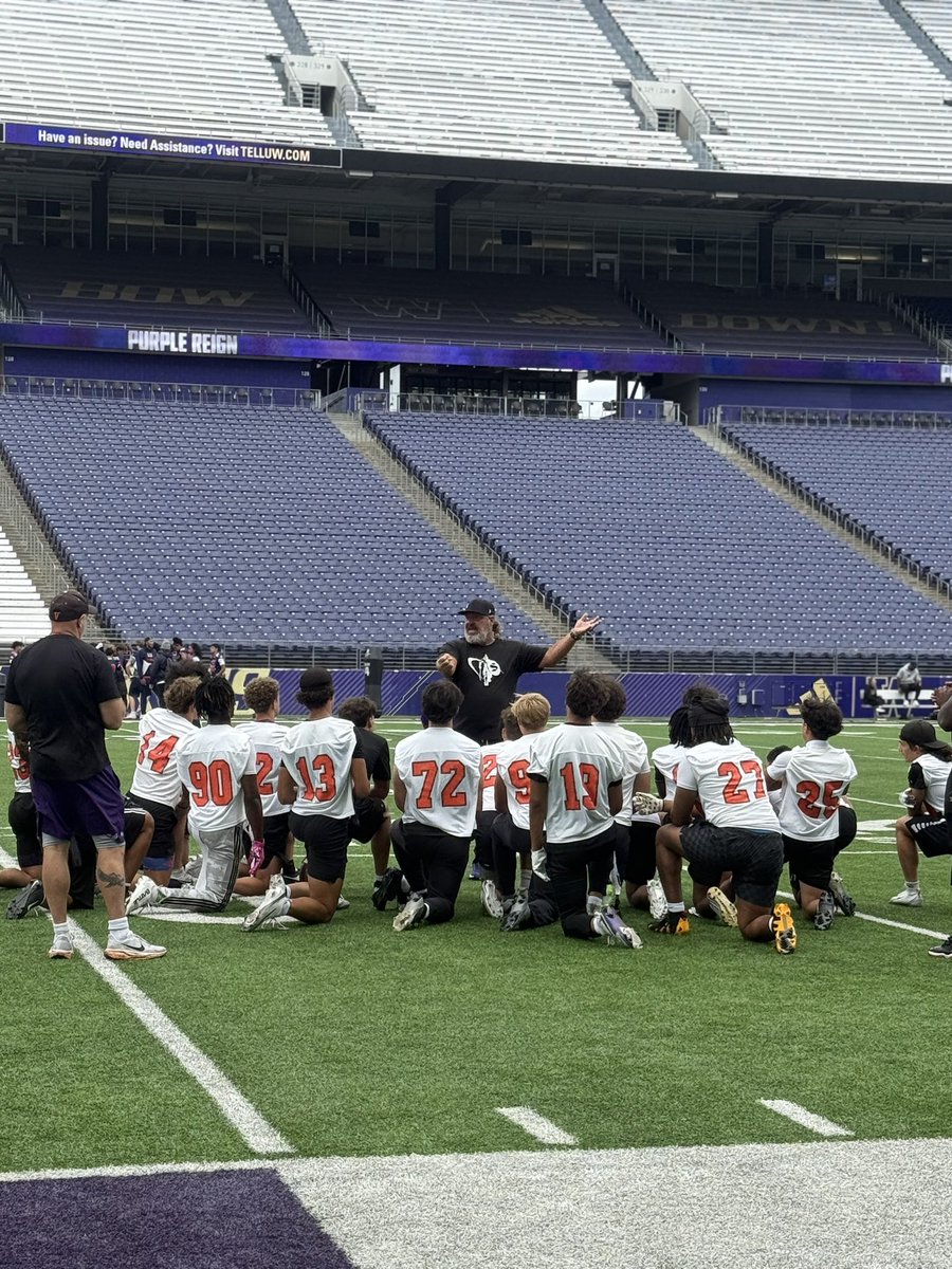 Busy night at Washington’s HS 7on7 and 5on5, the latter featuring the No. 1 recruit in the state and Husky commit Derek Colman-Brusa…