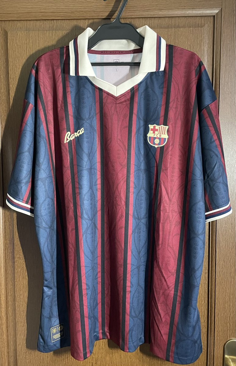 FCバルセロナ 125周年記念レトロシャツ（オーバーサイズ）