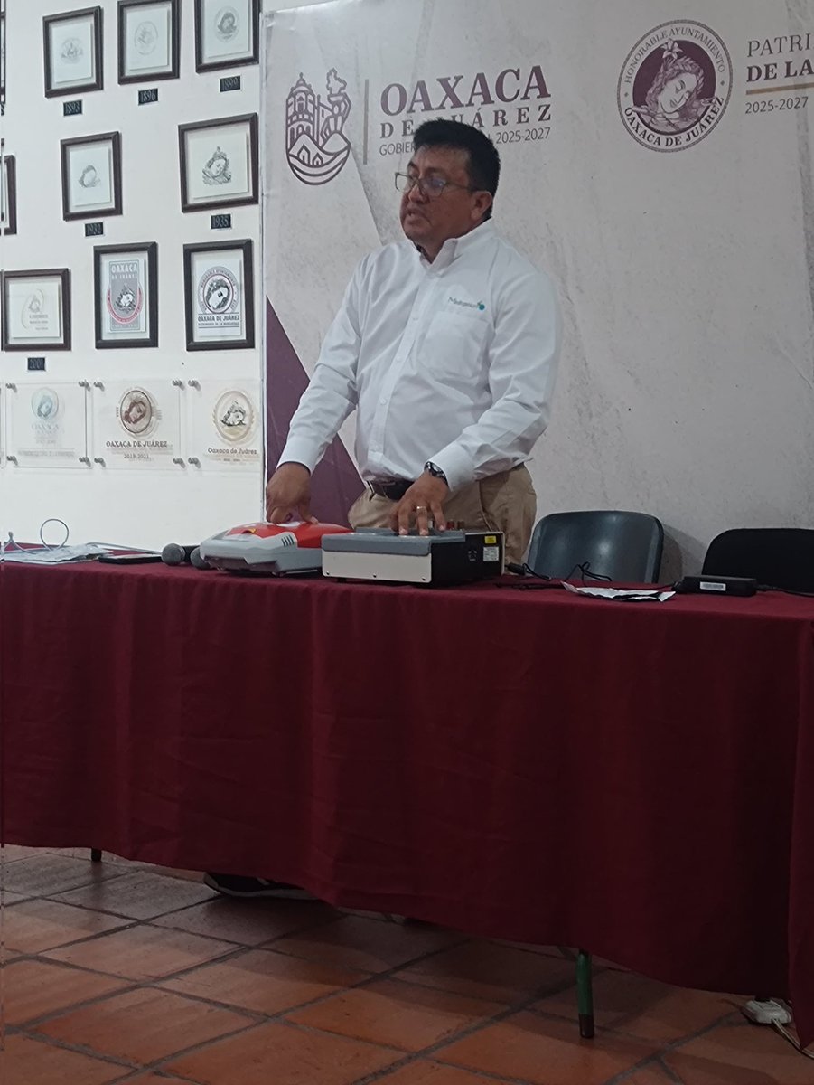 SALVANDO VIDAS OAXACA A.C. (@gsvoax) on Twitter photo Hoy el municipio de Oaxaca de Juárez tomamos un curso impartido por protección civil del mismo municipio, como usar un desfibrilador Hoy el municipio de Oaxaca de Juárez tomamos un curso impartido por protección civil del mismo municipio, como usar un desfibrilador