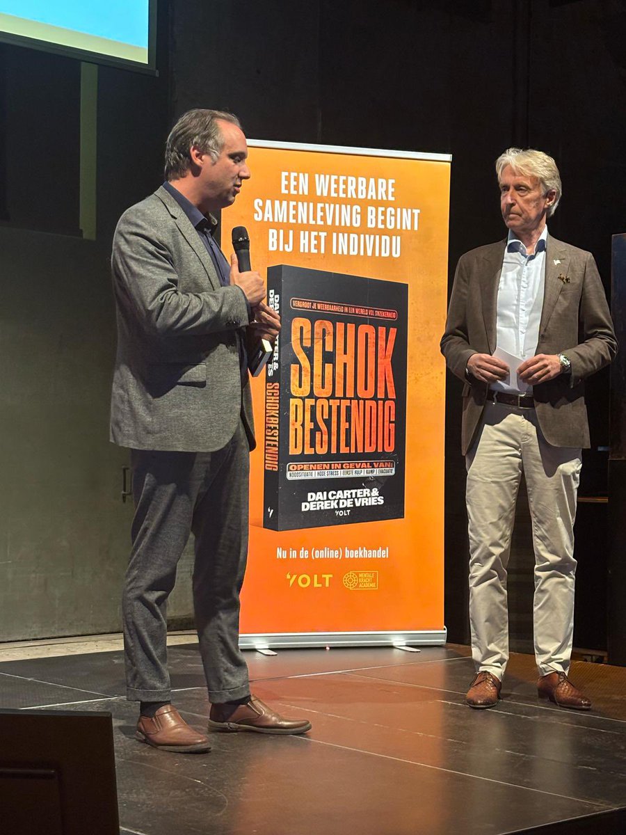 CeesWijburg's tweet photo. Deze week de presentatie van het boek Schokbestendig van Dai Carter en Derek de Vries mogen leiden. Inspirerende sprekers; Marco Zannoni NCTV, bgn Paul Hoefsloot Nederlands Veteranen Instituut en bgn Frank Grandia Luchtmobiele brigade. https://t.co/0ZwfjQau92