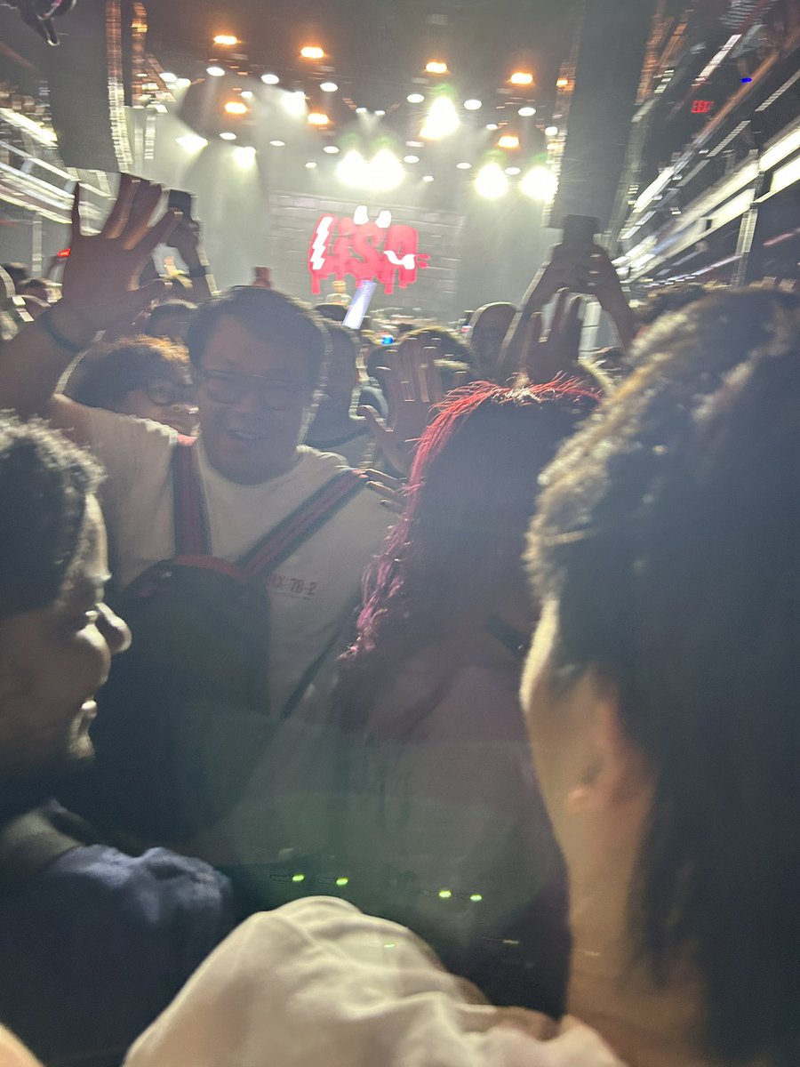 hunnybunnyerza's tweet image. saw LiSA in concert!!! and she passed right in front of me!!!