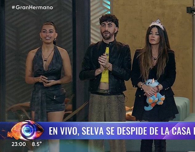 vvluaan's tweet photo. LA FINAL QUE MERECEMOS LOS AMANTES DEL SHOW:
EUGENIA AL 9009
ULISES AL 9009
LUZ AL 9009

#GranHermano https://t.co/Tatf2TqaUr