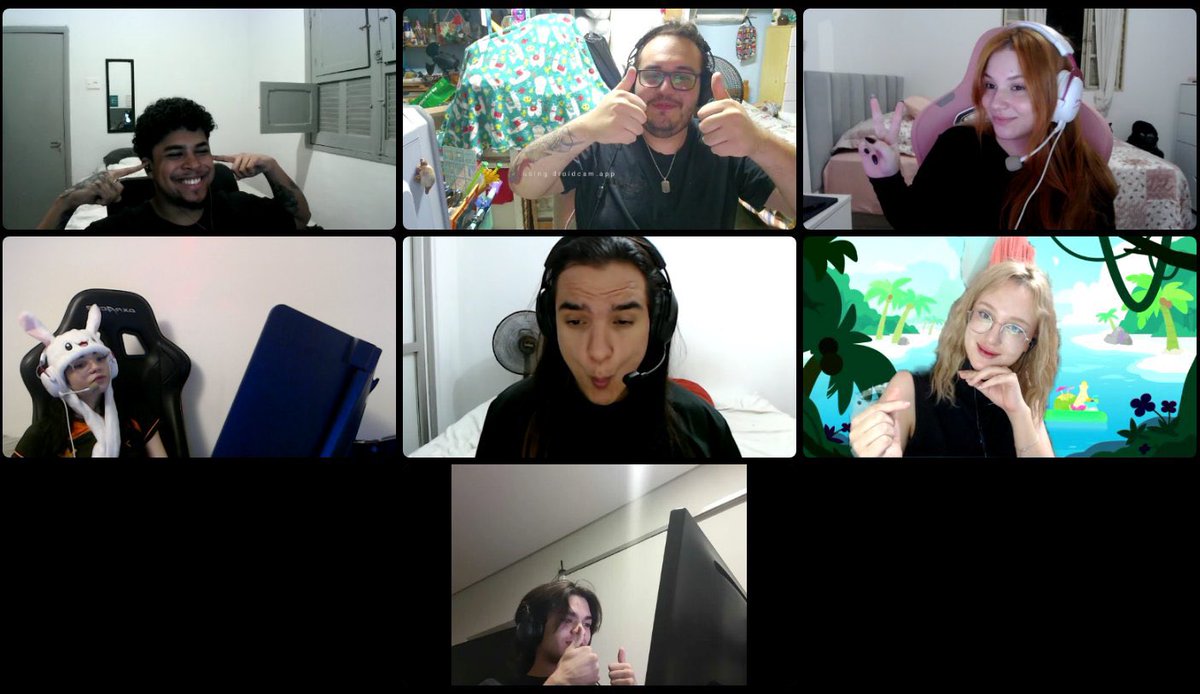 hoje, em decisão mútua com a org, me despeço oficialmente do corinthians.

sou muito grata pela oportunidade que a org me deu, pela torcida e pelas minhas ex teammates.
estarei torcendo com muito carinho 🖤🤍

me encontro f/a para os próximos splits!
(sem foto oficial 😭)