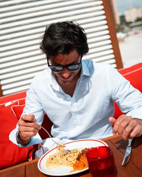 iovesainz's tweet photo. ???????? Where was all of this during the f1 premiere https://t.co/ilp9tyeeAo