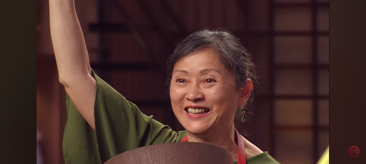 silvertirania_'s tweet photo. Me amarrem me joguem aos lobos, mas não tirem a felicidade dessa senhorinha.
Vovó Glória toda felizinha pra fzr seus Dumplings 🥹
#masterchef12 #MasterChefBrasil https://t.co/f9WLTzGlJk