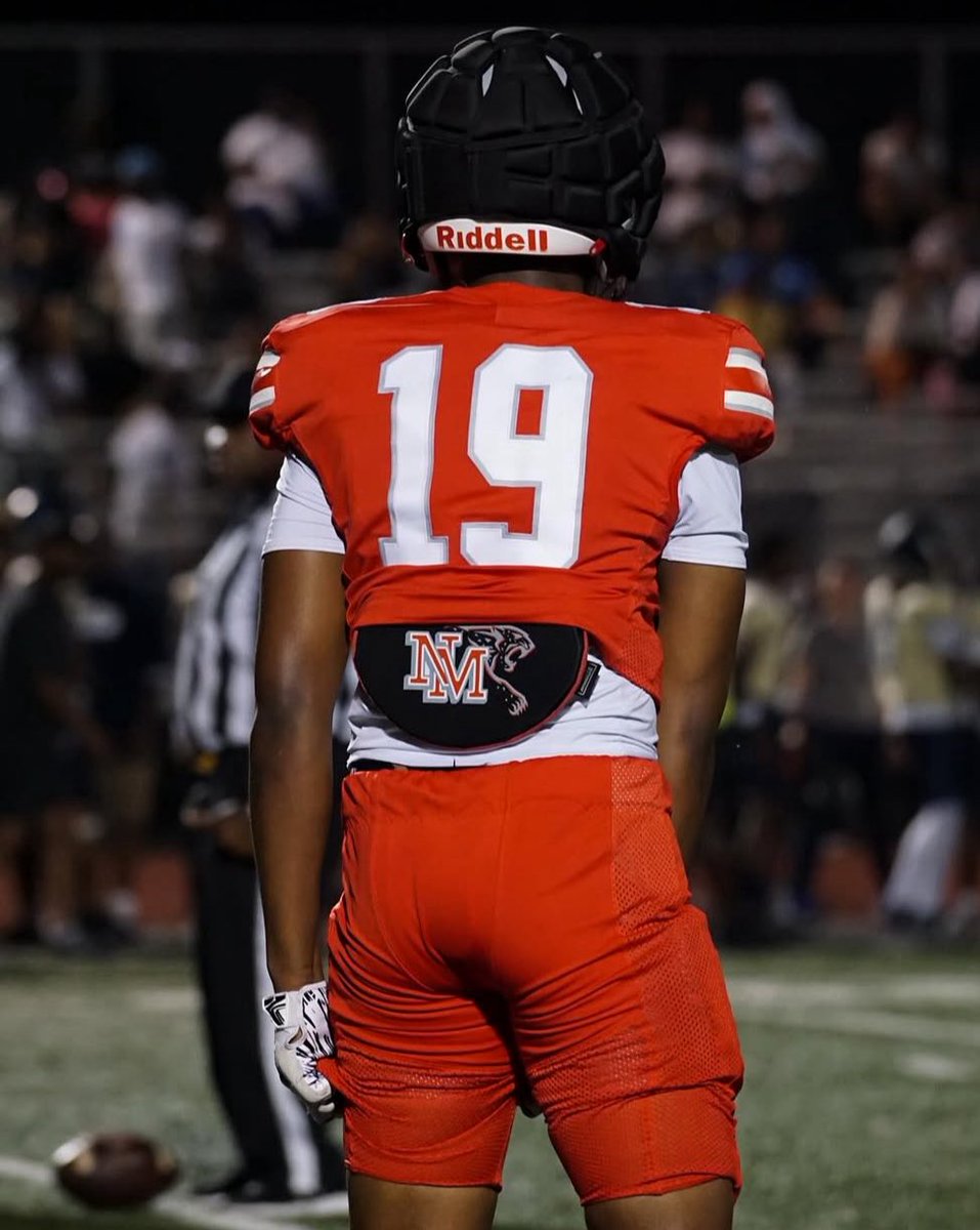 ProdigyAthBrand's tweet image. Didn’t get to watch all of the games but man if you are worried as a coach about offering @adrian_guilford don’t, that kid is a ball player with the strongest hands I have seen. He was catching everything thrown at him at the UGA 7v7 game I watched.