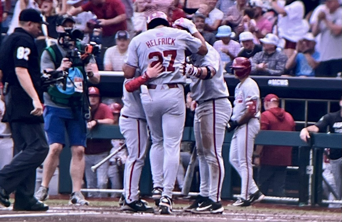 Eric Sorenson (@stitch_head) on Twitter photo That ball went for a Ryder
Mr. Helfrick just dropped a 408-foot bomb on LSU, giving <a href="/RazorbackBSB/">Arkansas Baseball</a> a 1-0 lead in the 4th.
1-the swing
2-the jump
3-the point
4-the welcome
<a href="/sec_d1baseball/">SEC on D1Baseball</a> That ball went for a Ryder
Mr. Helfrick just dropped a 408-foot bomb on LSU, giving <a href="/RazorbackBSB/">Arkansas Baseball</a> a 1-0 lead in the 4th.
1-the swing
2-the jump
3-the point
4-the welcome
<a href="/sec_d1baseball/">SEC on D1Baseball</a>
