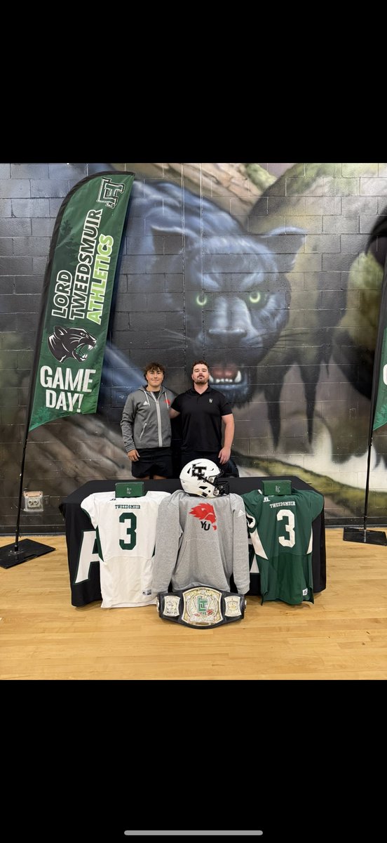Michael Carter (@coachcarterlt) on Twitter photo Congrats to <a href="/Jack3Roberts/">Jack Roberts</a> on his commitment to York University.
A great football player and even better young man.
One of the best to wear the LT
#TheStandard Congrats to <a href="/Jack3Roberts/">Jack Roberts</a> on his commitment to York University.
A great football player and even better young man.
One of the best to wear the LT
#TheStandard