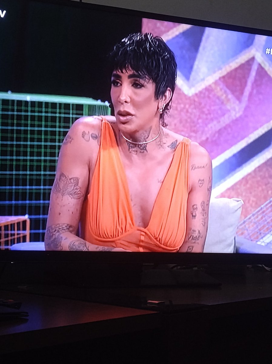 Pepita sempre Queen!
<a href="/PepitaOfc/">PEPITA</a> 
<a href="/Lorelay_Fox/">Lorelay Fox</a> 
<a href="/diaestudio/">DiaTV</a> 
#Lorelive