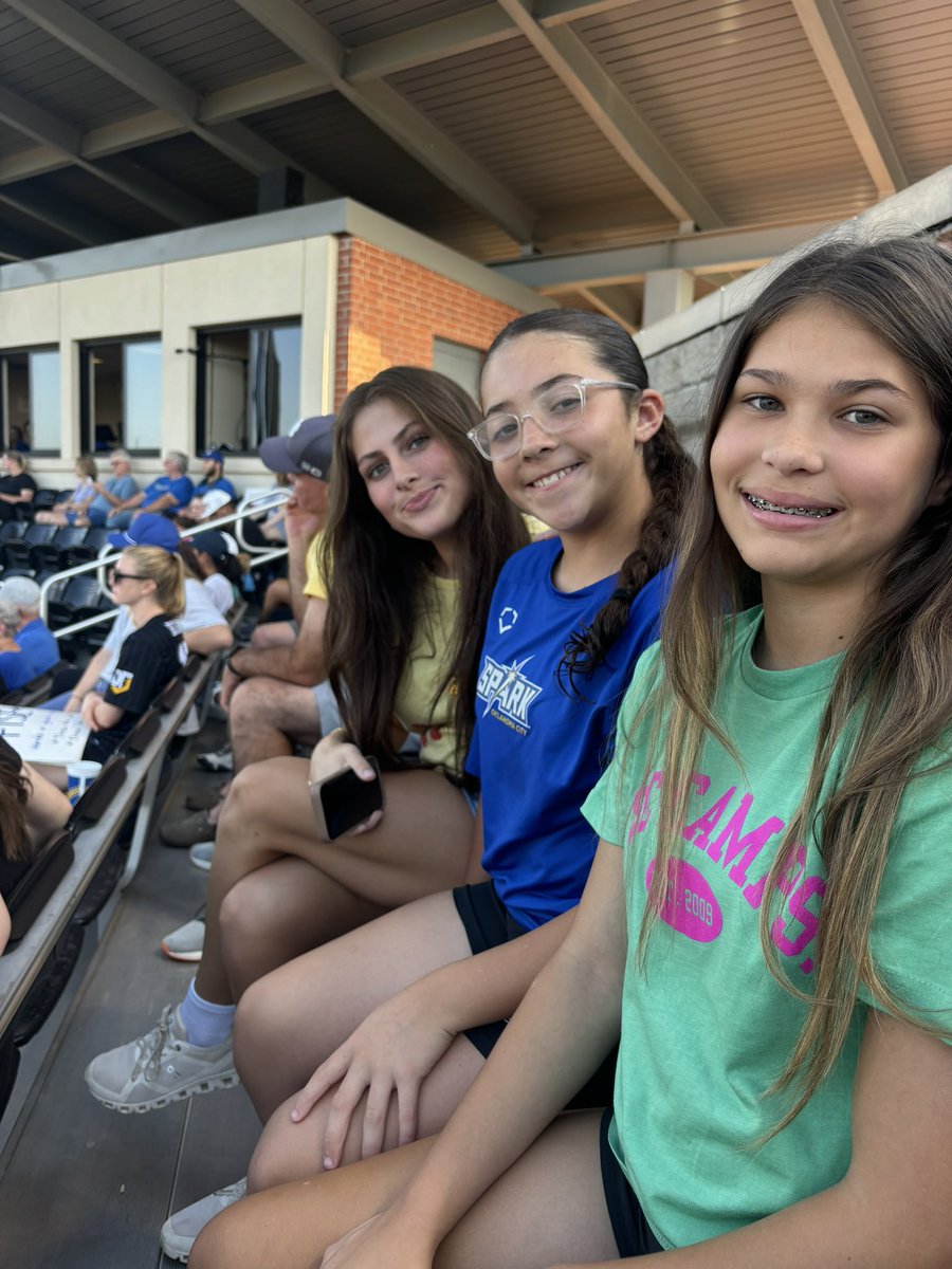 Greg Wallis tweet media