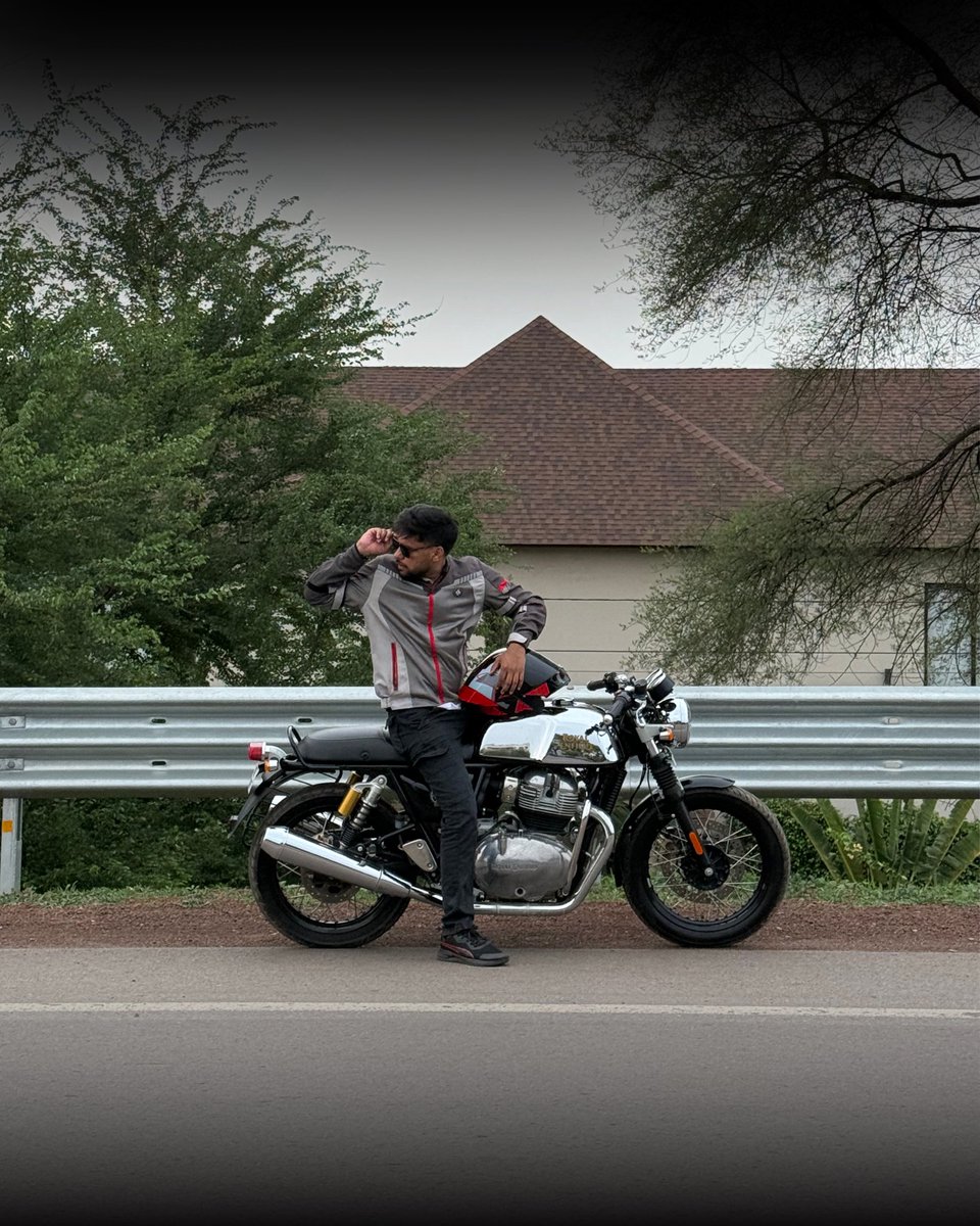 NRazzhere's tweet photo. A Man who Ride with a Purpose Doesn’t Need the Crowd to Cheers.
#Nrazzhere #Dreamscape
.
.
.
.
.
.
@royalenfield https://t.co/txtFvfcsDc