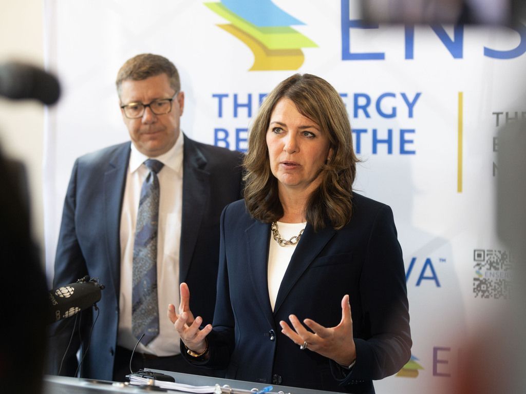 leaderpost's tweet photo. Smith, Moe renew calls for Ottawa to allow more resource development

#yqr

https://t.co/5vIyRk3Fw2 https://t.co/YO3RmktdzE