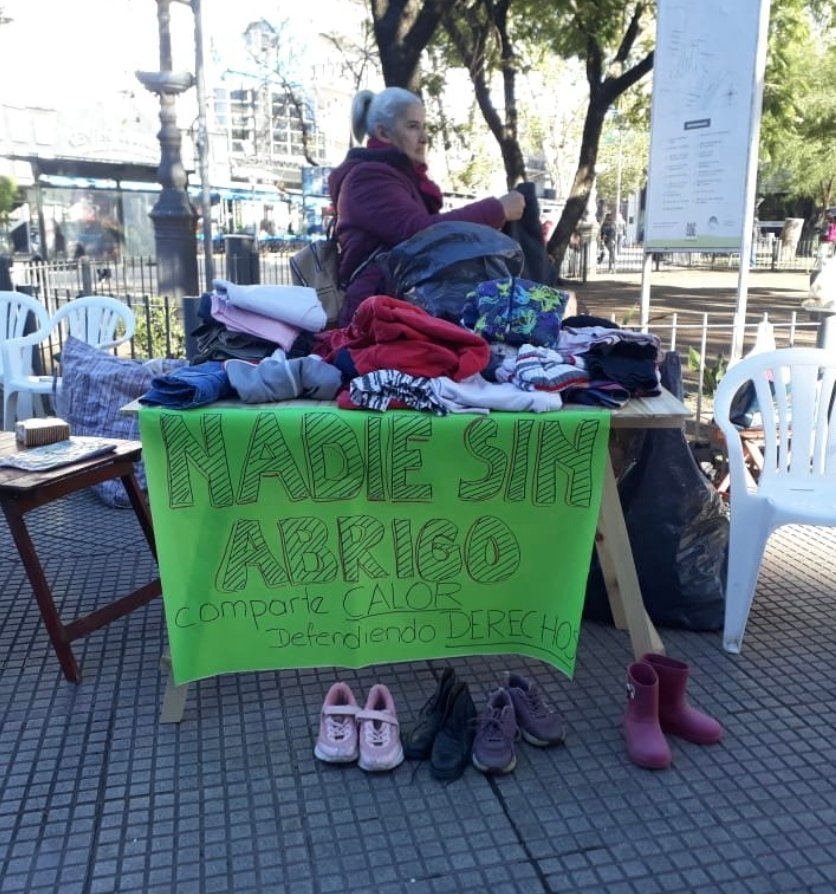 “La situación es cruel, no hay trabajo y la gente que se lleva las viandas nos pide abrigo”

⬇️ Mira la nota ⬇️
 lv16.com.ar/sg/nota-203071…