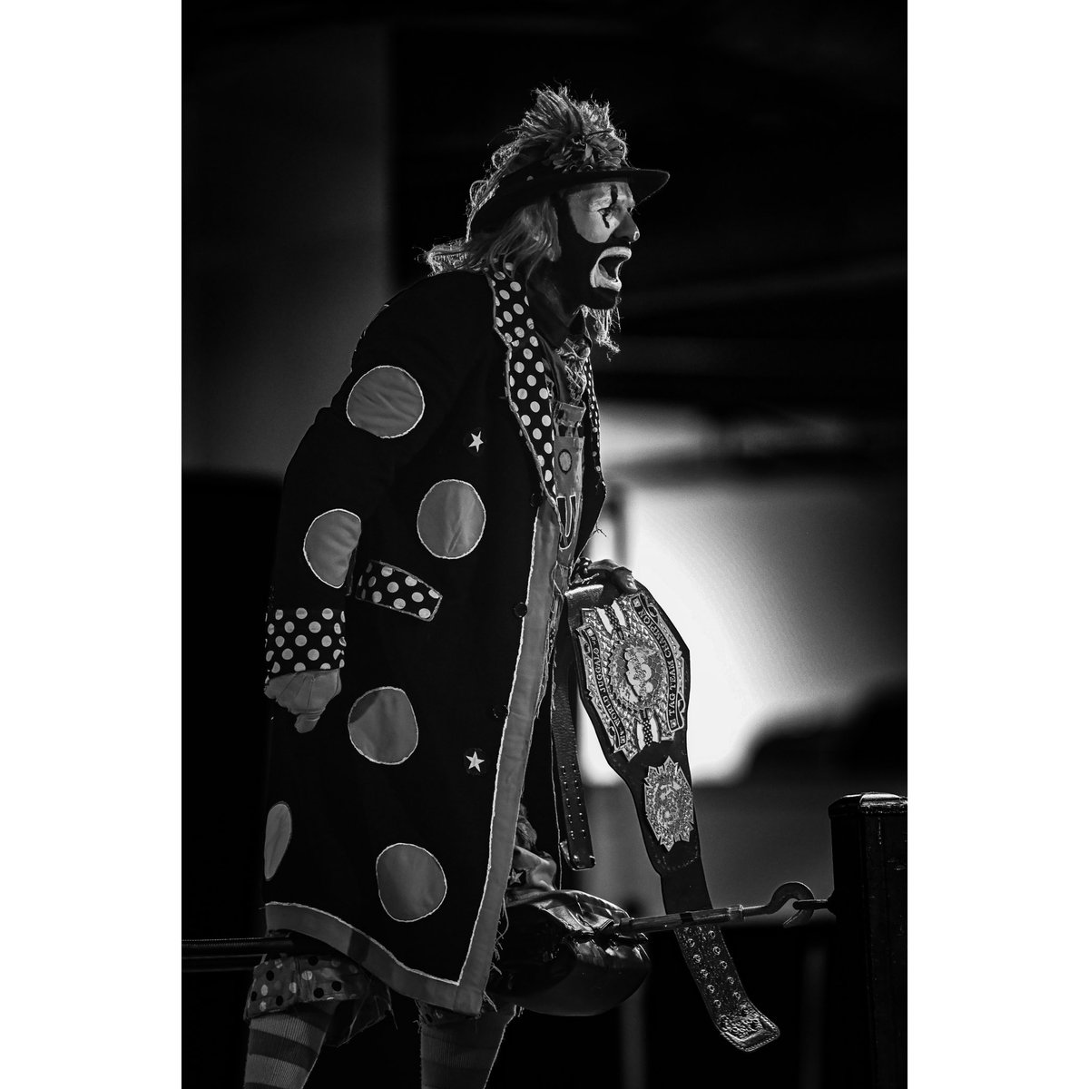 snapf0cus's tweet photo. Ruffo The Clown at GCW's "Cage Of Survival" 2025 🤡 #photography #juggalos #gcw https://t.co/bJnbXRaEFQ