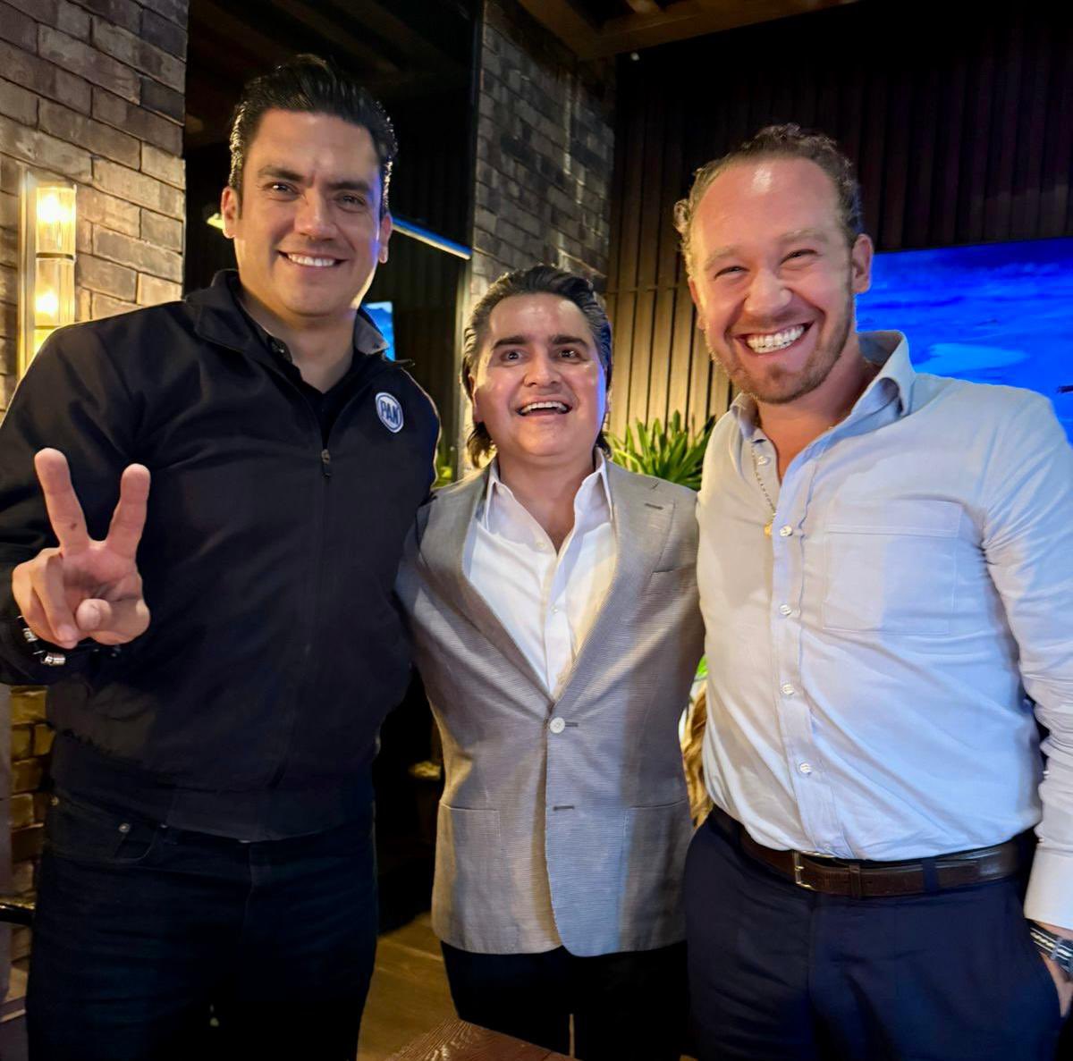 El PAN no solo es un partido, es una gran familia comprometida con México. Gracias a mis hermanos <a href="/STaboadaMx/">Santiago Taboada</a> y al presidente <a href="/JorgeRoHe/">Jorge Romero Herrera</a> por su respaldo y generosidad.

Juntos trabajamos desde hoy para devolverle a Sonora la paz, la salud y una economía fuerte y pujante.
¡El