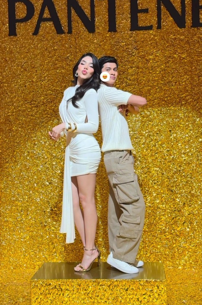 KeniaOsArgOfc's tweet photo. Kenia Os junto a un Kenini en el Meet and Greet exclusivo de Pantene. ✨️ https://t.co/ac2ke2OOJD