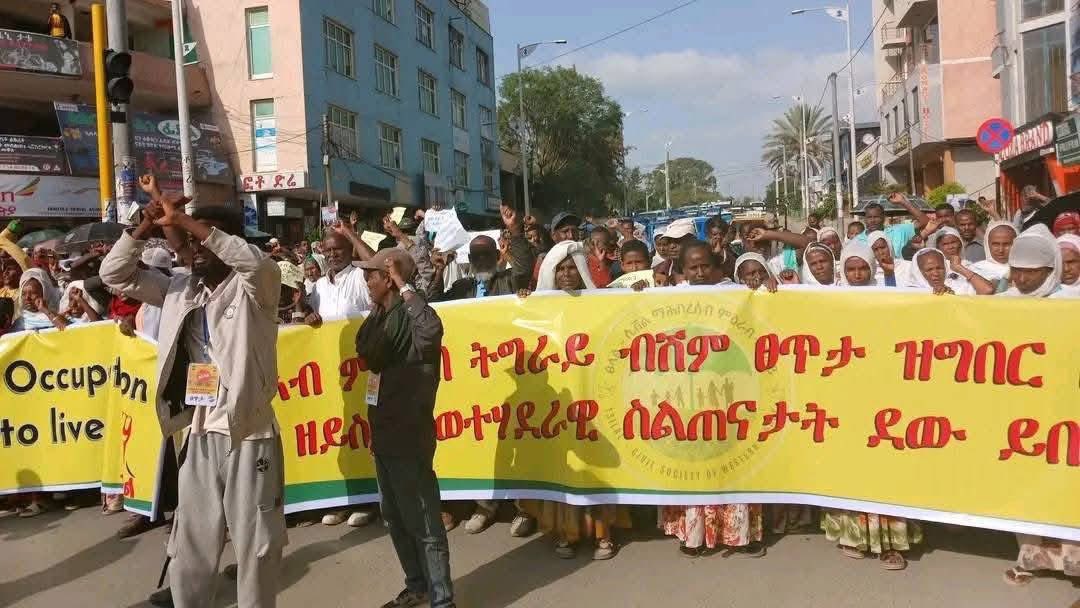 Haphtom's tweet photo. Thousands of IDPs and Tigrayans worldwide have launched a 3-day protest under the slogan “Enough (ይኣክል) of Spending Rainy Seasons in Tents,” demanding their return to Western Tigray.
For a real peace in #Ethiopia, Abiy’s regime must immediately act before a 5th summer passes. https://t.co/T3SCGnBzvT
