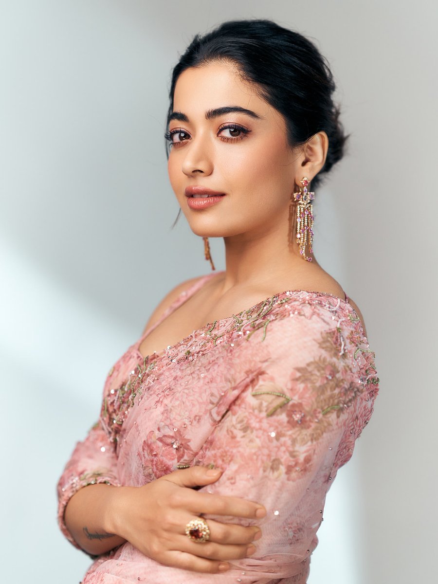 Kollywood Cinima (@kollywoodcinima) on Twitter photo #RashmikaMandanna Gorgeous Look
π· #Rashmika <a href="/iamRashmika/">Rashmika Mandanna</a> π
#KollywoodCinima #KcGallery #KcPic #RashmikaMandanna Gorgeous Look
π· #Rashmika <a href="/iamRashmika/">Rashmika Mandanna</a> π
#KollywoodCinima #KcGallery #KcPic