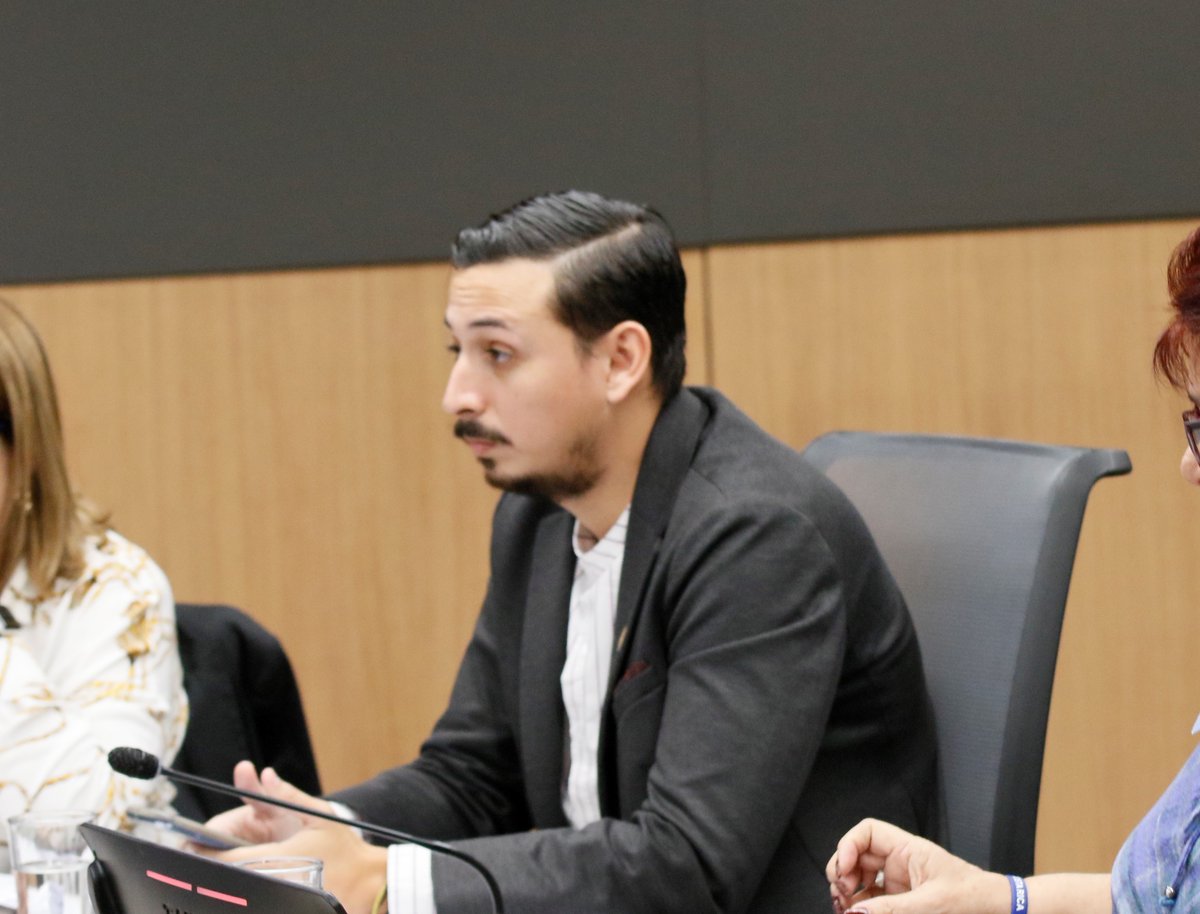 UH: Ariel Robles anuncia su precandidatura por el Frente Amplio para la Presidencia de la República