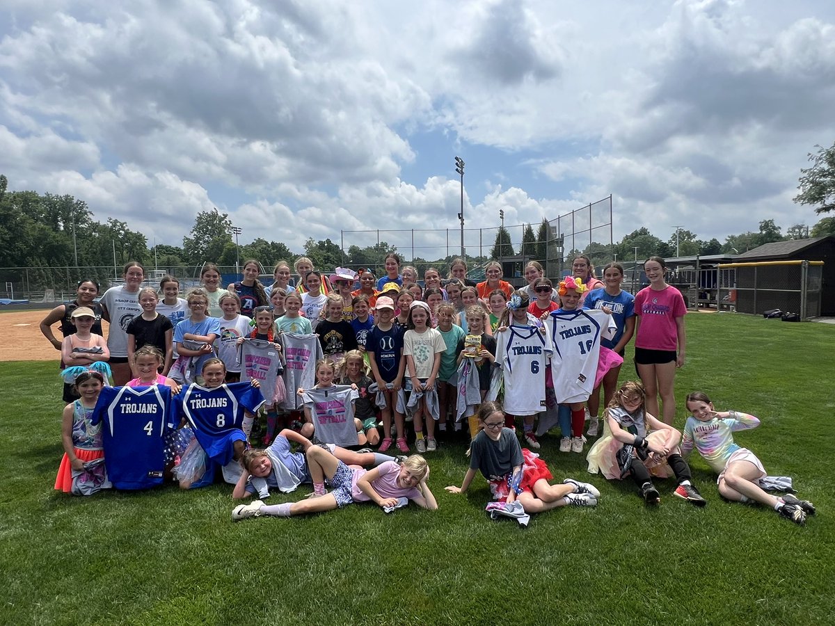 ChatardSoftball's tweet image. Another great day of camp. Wacky Wednesday did not disappoint! Girls came ready with their craziest outfits and did a great job scrimmaging. Congrats to our best dressed and campers of the day!