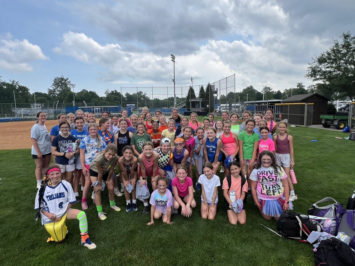 ChatardSoftball's tweet image. Another great day of camp. Wacky Wednesday did not disappoint! Girls came ready with their craziest outfits and did a great job scrimmaging. Congrats to our best dressed and campers of the day!