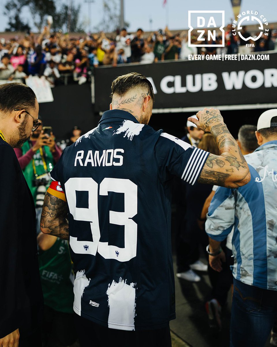 Diegq018's tweet photo. no asimilo que esté en rayados https://t.co/F6eKt5DfyW