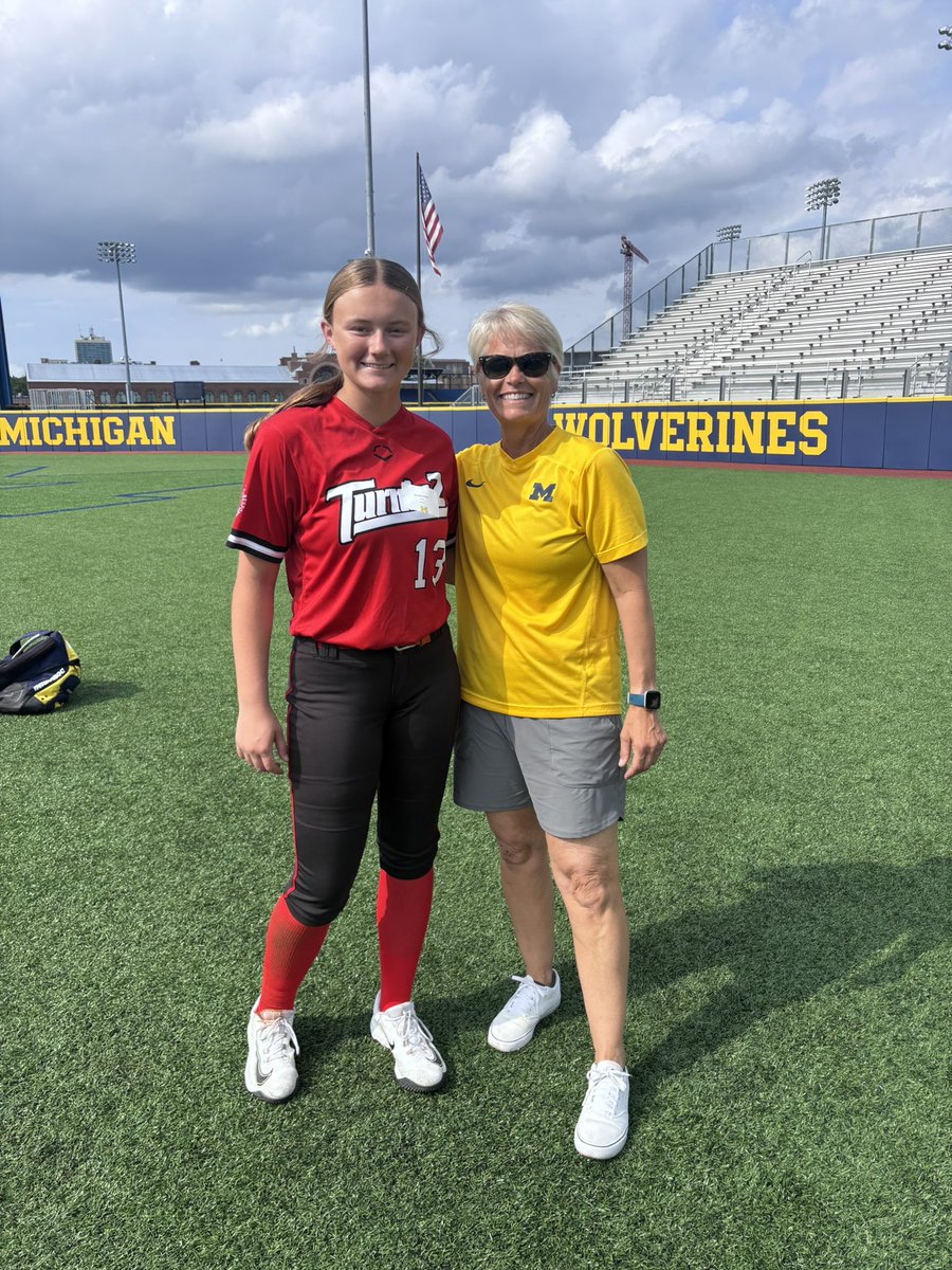 GeorgiaLinzell's tweet image. Fulfilling two days at the @umichsoftball Summer Prospect Camp! The camp was well executed, outfielding drills were great, and the hitting instruction were top notch! Thank you so much to the coaches and players for making it happen!
@Turnin2Softball @Turnin2W @CollegeBDJocks…