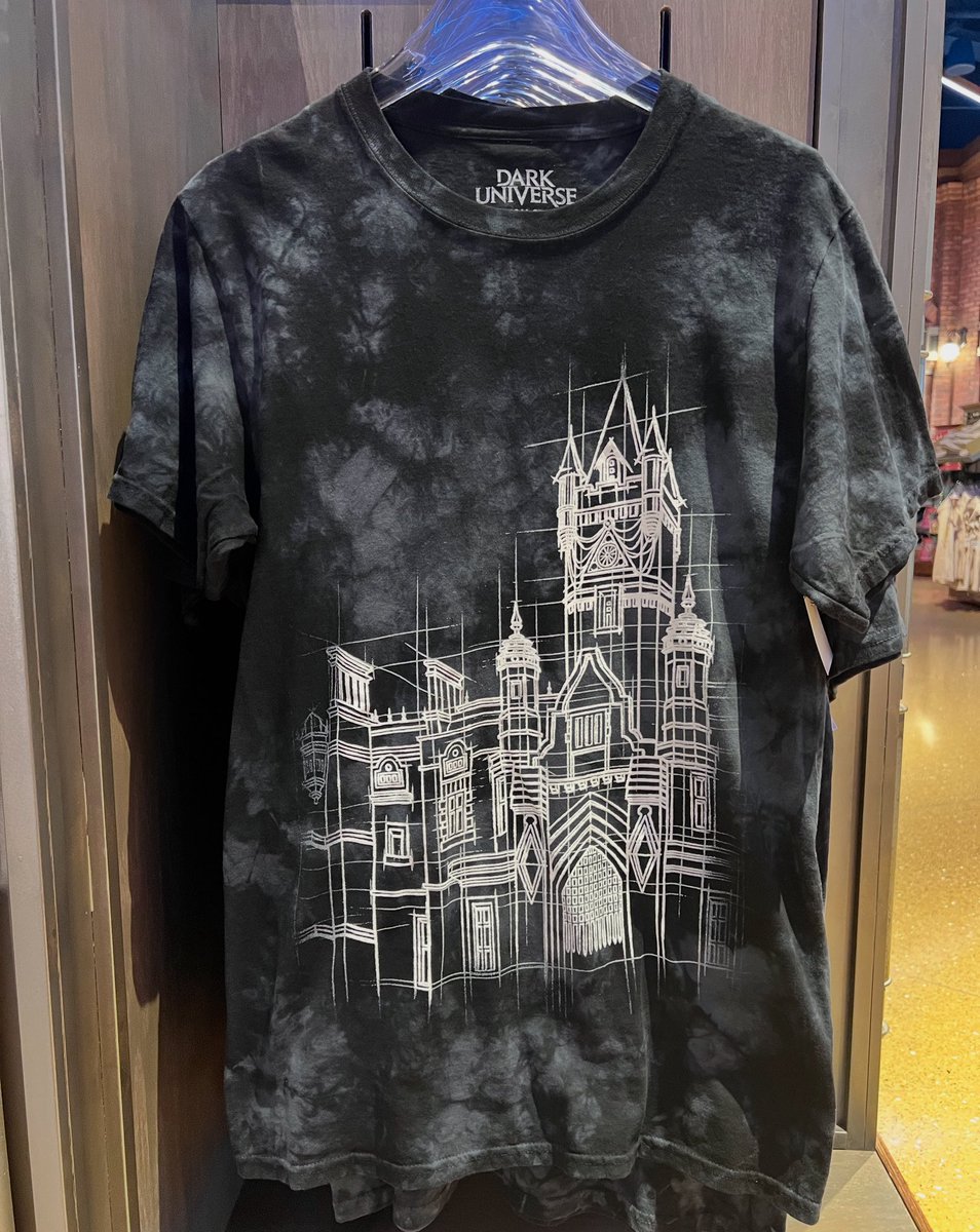 stonecypher_'s tweet image. The world will never see the name Frankenstein the same again!⚡️One of the Frankenstein Manor designs I had the incredible opportunity to illustrate for Dark Universe. Love seeing this one around the park!🦇