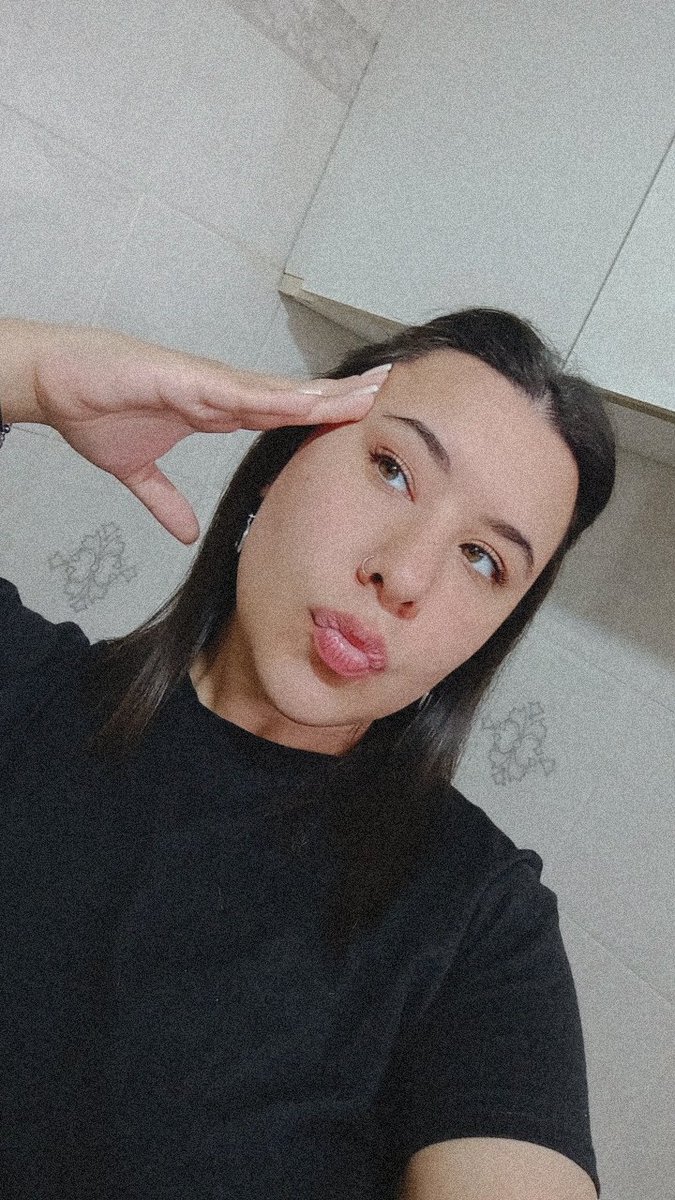 Cambié mí foto de perfil, ahora cada vez que la vean les voy a tirar un beso 💋