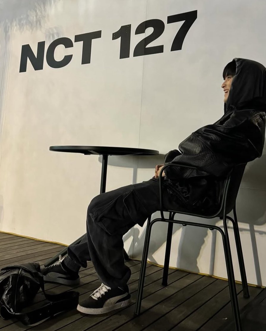 ก็นี่แหละ อยากเลิกงานเหนื่อยๆเดินออกจากออฟฟิศเจอคนทรงนี้รอเราอยู่หน้าบอ