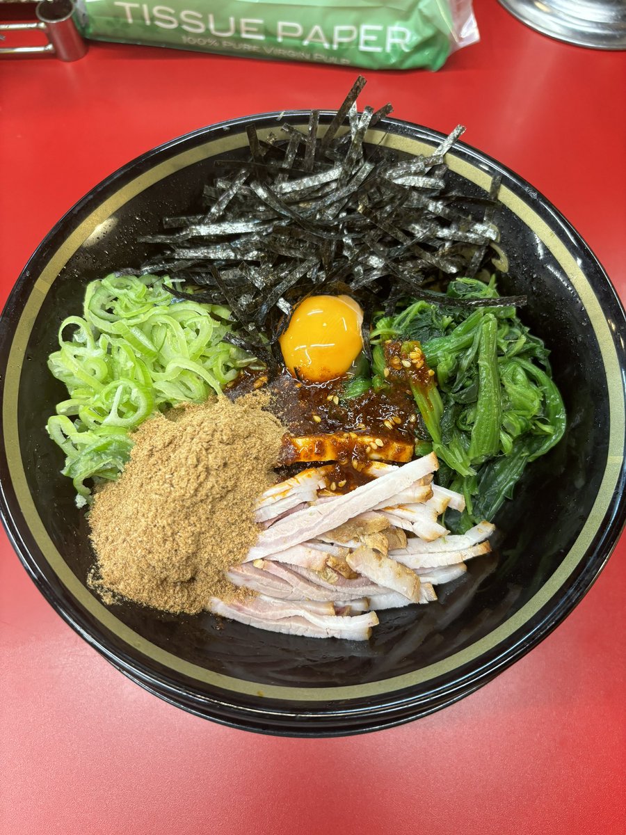 おはようございます😃
今日も魚粉麻辣油そばをやります
油そばと『限定メニュー』の食券を購入の上スタッフにお伝え下さい。
本日も通常営業です
よろしくお願いします。