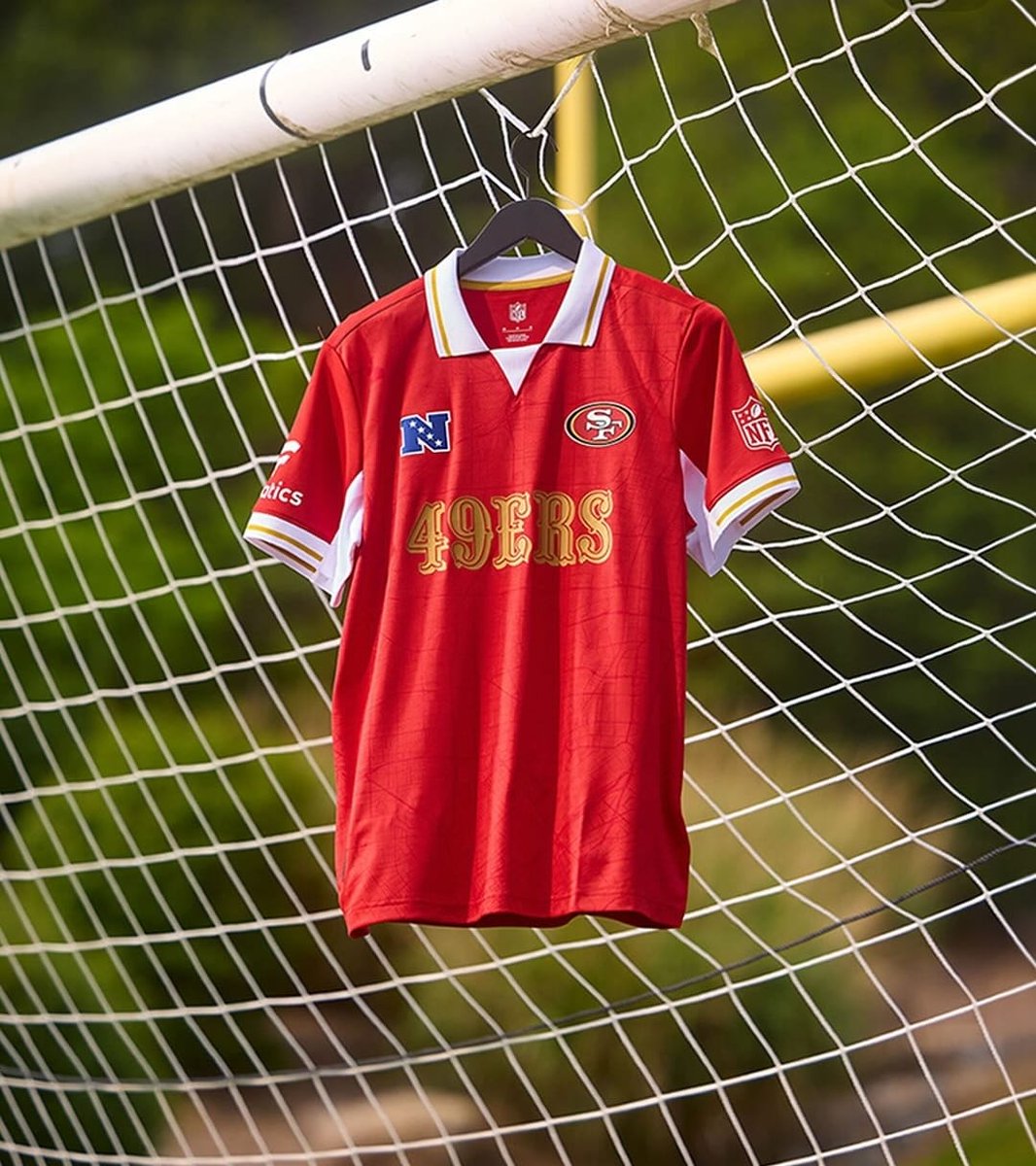 ⚽⚽𝗦𝗮𝗻 𝗙𝗿𝗮𝗻𝗰𝗶𝘀𝗰𝗼 𝟰𝟵𝗲𝗿𝘀⚽⚽

En fechas de Mundial de clubes de ⚽ en 🇺🇸 con dos equipos 🇪🇸 participando, <a href="/realmadrid/">Real Madrid C.F.</a> y <a href="/Atleti/">Atlético de Madrid</a>.
<a href="/Fanatics/">Fanatics</a> ha sacado camisetas de ⚽ con los equipos <a href="/NFL/">NFL</a> .

¿Os gusta la de <a href="/49ers/">San Francisco 49ers</a>?

#49ersESP