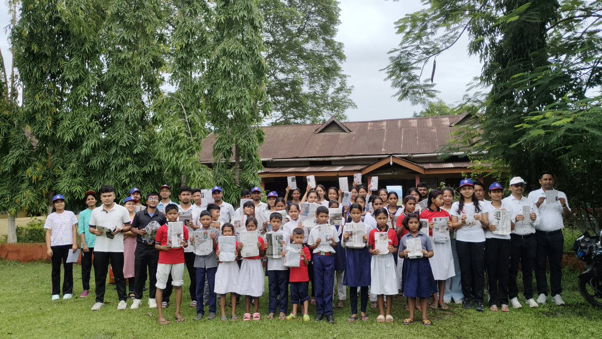nss_dietjorhat's tweet image. ♻️ Paper Bag-Making Drive | NSS Special Camp,on Day 3 of activity: 3 (18 June 2025), NSS Volunteers and community children prepared 60 eco-friendly paper bags to spread awareness against plastic use.(1/2)
#ViksitBharat2047 #SayNoToPlastic #EcoFriendlyInitiative