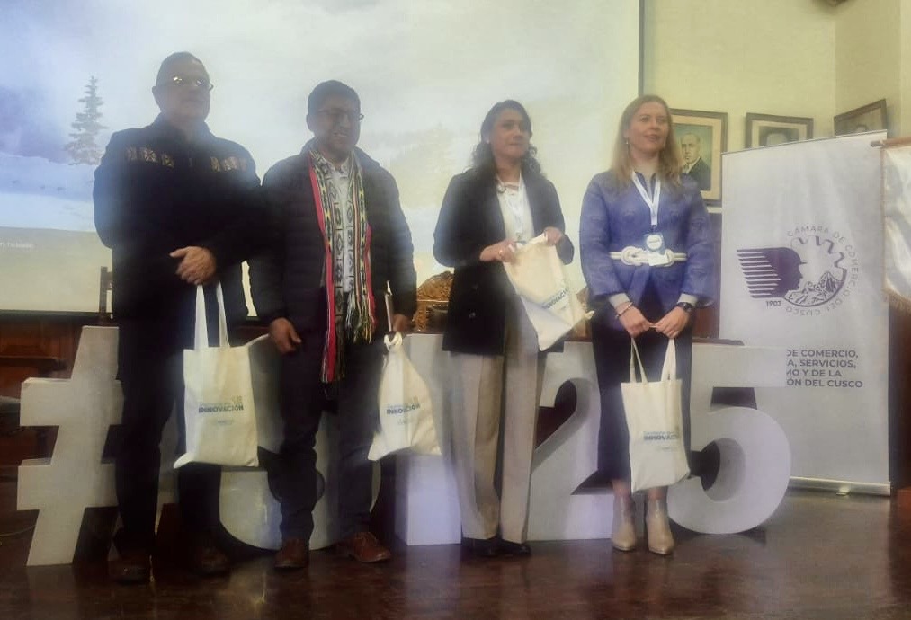 Ayer, durante el 2. día de la Semana de la #Innovación del <a href="/ConcytecPeru/">Concytec Perú</a> 🇵🇪, en el panel “Retos económicos y sociales de la #IA, la #robótica y las nuevas tecnologías”, presentamos la visión de #HE, con énfasis en las oportunidades de #financiamiento para el sector privado.