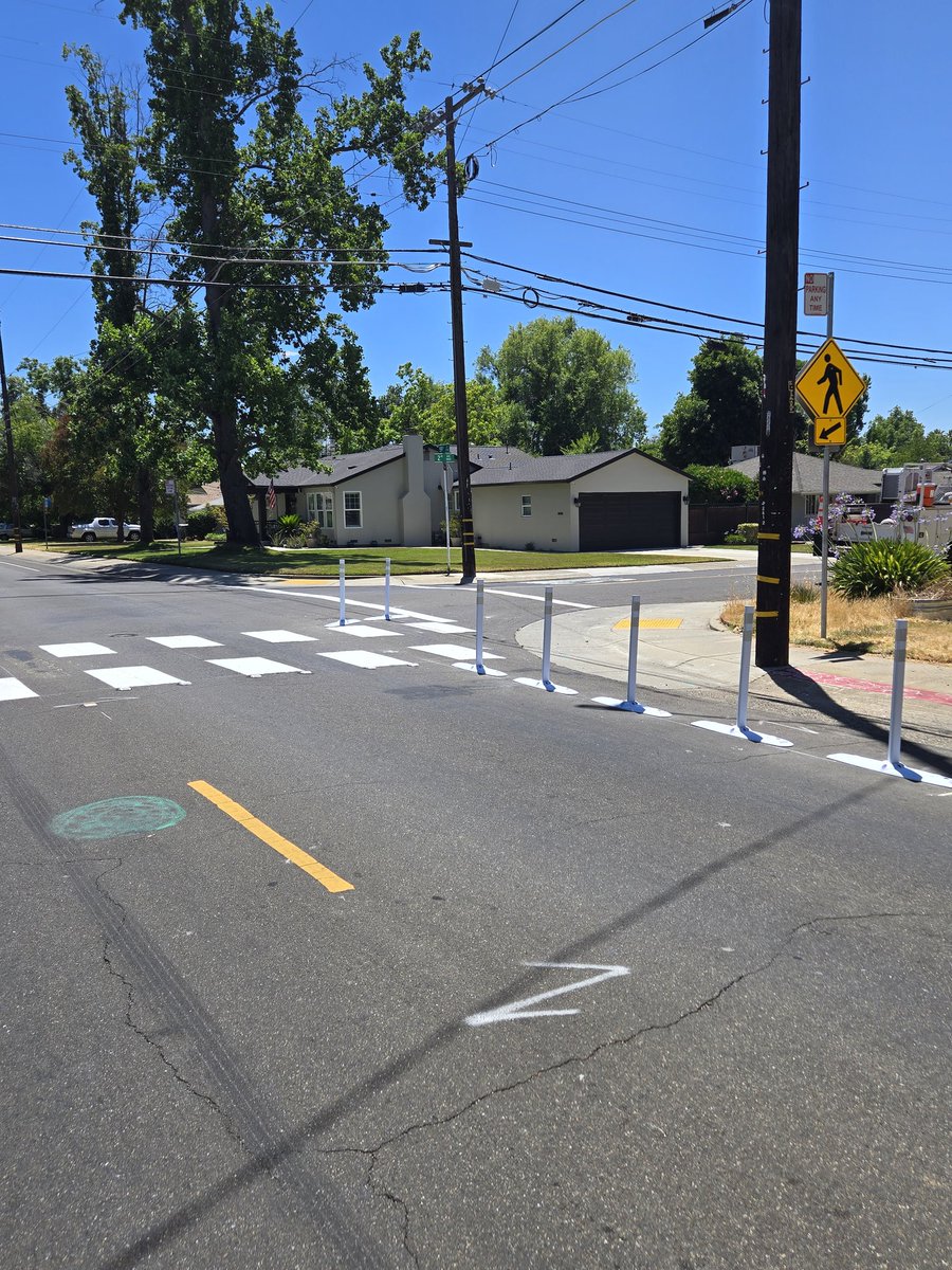 Construction is complete at the 59th Street and 2nd Ave intersection in Tahoe Park. After working with neighbors and the Public Works department, a problematic intersection now has safety enhancements that improve pedestrian access in the neighborhood.
