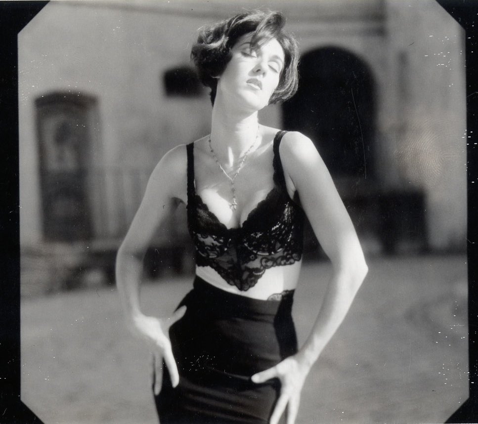 I have always thought that she can be a perfect Victoria Secret super model 🥹 
And this is the proof 🙂‍↕️❤️
Celine Dion 👸