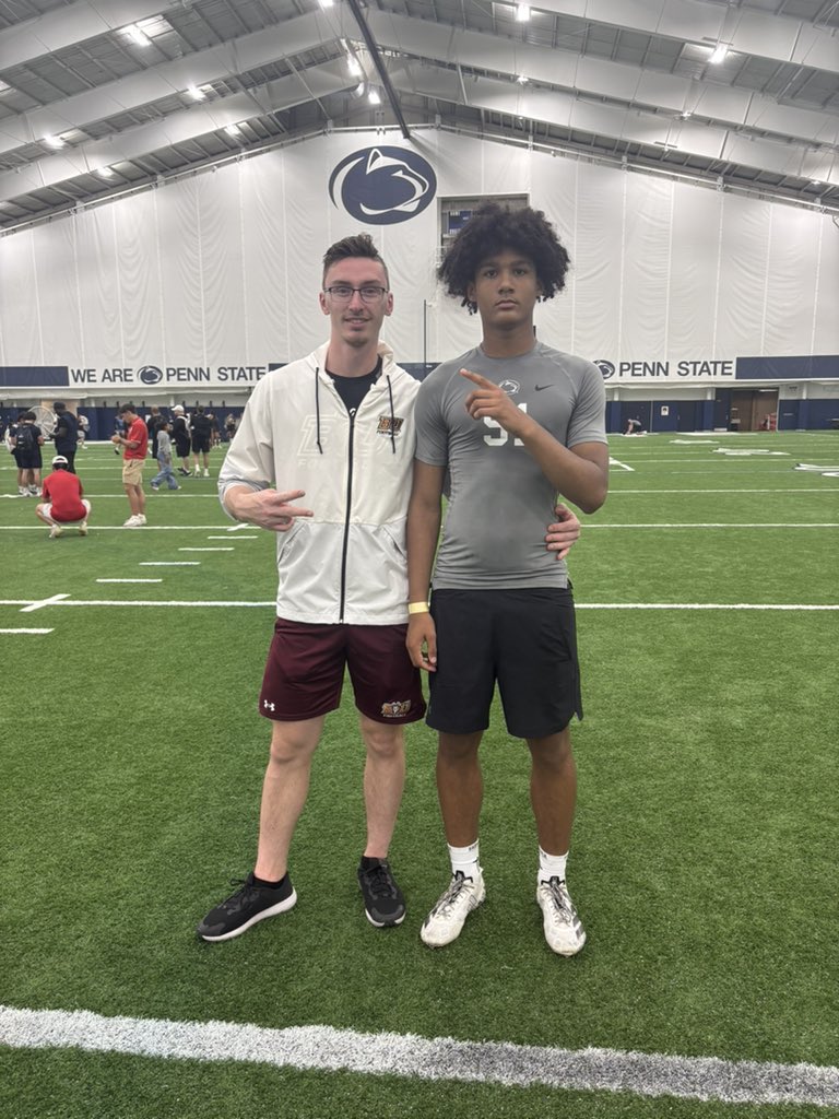 donte_jr3's tweet image. All Glory To God! Today was a great day at penn state’s football camp. I was excited and blessed to showcase my skills and meet coaches!4/4 on my 1on1s @coachjfranklin
@coachmhagans @CoachTerryPSU
@CoachBernocco
@coachnickgould
@coachleebehnke @SFHSfootballNY
@JerrySmith617