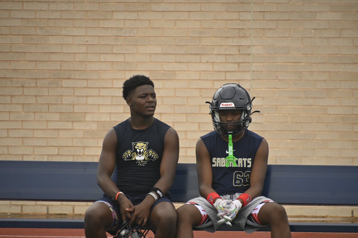 We working all summer big year coming up💯 #SouthSide <a href="/Southmoore_Ftbl/">Southmoore Football Gold Club</a> <a href="/coachbrettjones/">Brett Jones</a>