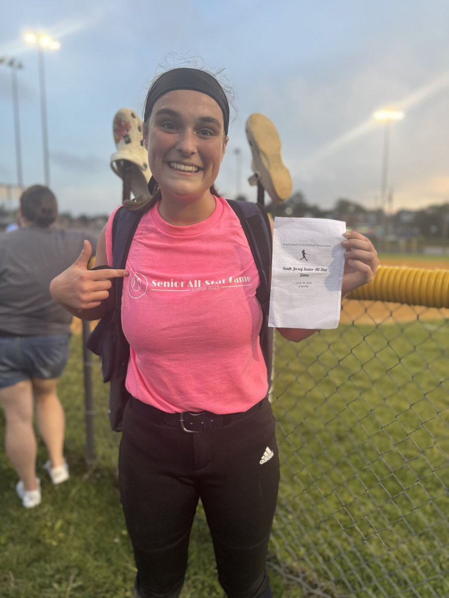 CollsSoftball's tweet image. We are so proud of you Piper!! when 1-2 with a double and pitched 3 amazing innings without giving up a run!! What a way to close out your high school career, we can’t wait to see everything you accomplish in college!!🥎