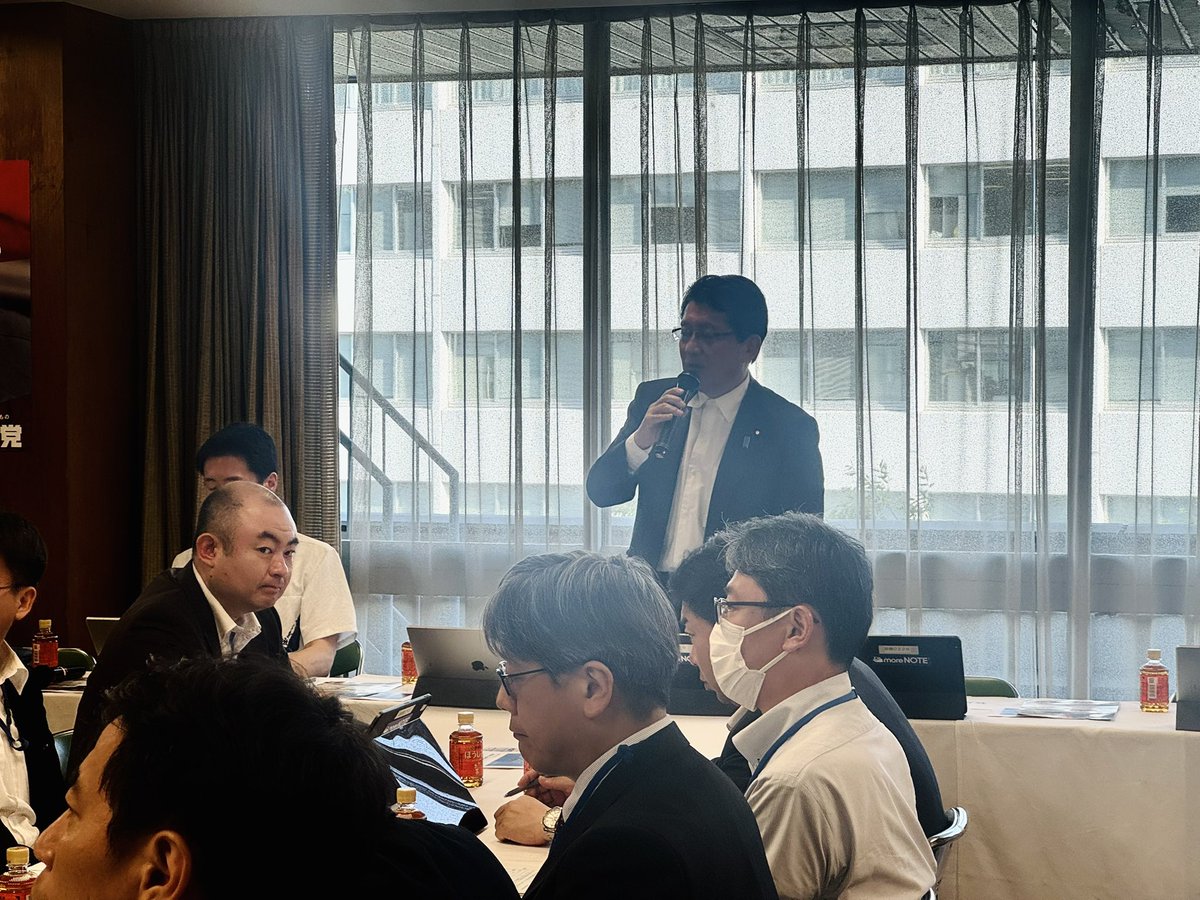 SyncKudo's tweet photo. 【 KIBOTCHAな面々、自民党本部へ！ 】
このたび、自民党本部にて、各省庁・大臣の方々に向けて〝KIBOTCHAスマートエコビレッジ〟のプレゼンテーションをする機会をいただきました。

KIBOTCHAがこれまで歩んできた軌跡、現在の運営、「スマートエコビレッジ」と未来を支える「DAO（分散型自律組織）」や「KIBOTCHAトークン」構想とその可能性、、

そんな中、『デジタル社会推進本部』主宰の元デジタル庁大臣 平井卓也氏が
「東松島市の復興のなかで生まれたKIBOTCHAとスマートエコビレッジは、世界にも類を見ない成功事例だ。フルサポートしていく」
と宣言してくれ、
これまでの苦労と挑戦が報われたような感慨、責任の重み、そして未来へのワクワクが込み上げました！

『1万人が安心して暮らせる、持続可能な環境とコミュニティ』
『有事の際には避難者を受け入れられるレジリエンス性』
『廃校の利活用とスマートエコビレッジをひとつの雛形とし、全国に拡げ繋げていく』
KIBOTCHA スマートエコビレッジのビジョンの実現は、ここからが本当のスタート！

全国に新たな希望の灯を繋げていきましょう！
