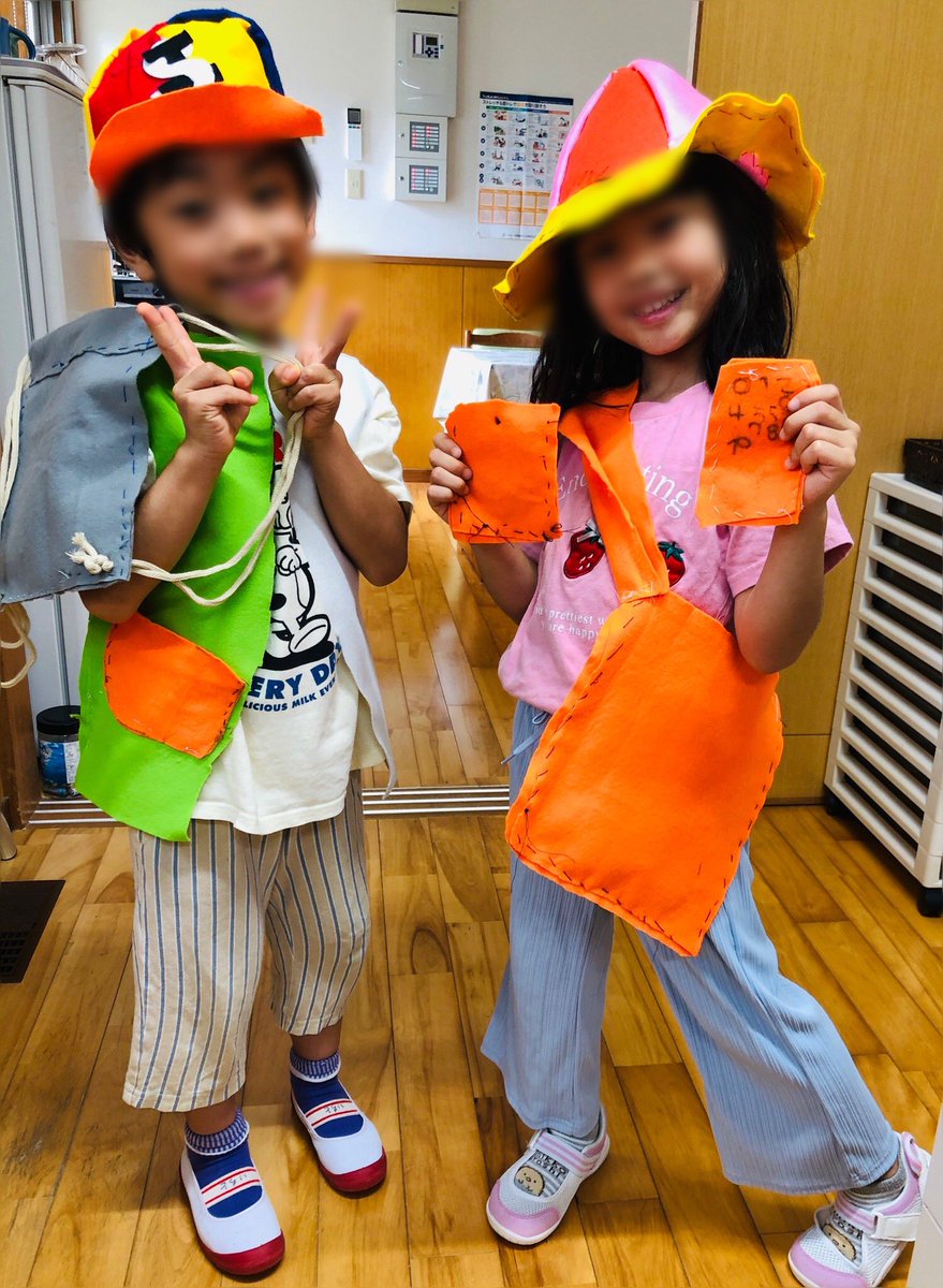 runrancocoro's tweet photo. 5歳児クラスの縫い物が激アツ^o^

サコッシュやお散歩バック、お弁当箱入れ
そして、女優？ハット❣️などなど
縫い物を楽しんでいます♪
こども達のやりたい！やってみたい！を
応援しています♪
熱中症予防しながら外遊びも楽しみたいですね(o^^o)
#こども主体
#安心と挑戦の循環 https://t.co/Vj1HfTHOfP