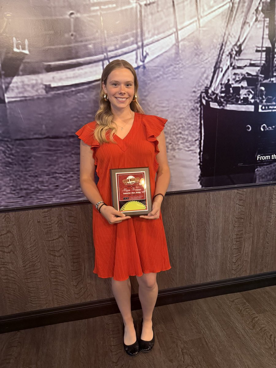 Congratulation goes out to Alyssa Brunner for being named a finalist for the Sarow/Weiss cup! She was 1 of 11 softball players for Player of the Year! 
Congrats to all 11 players nominated