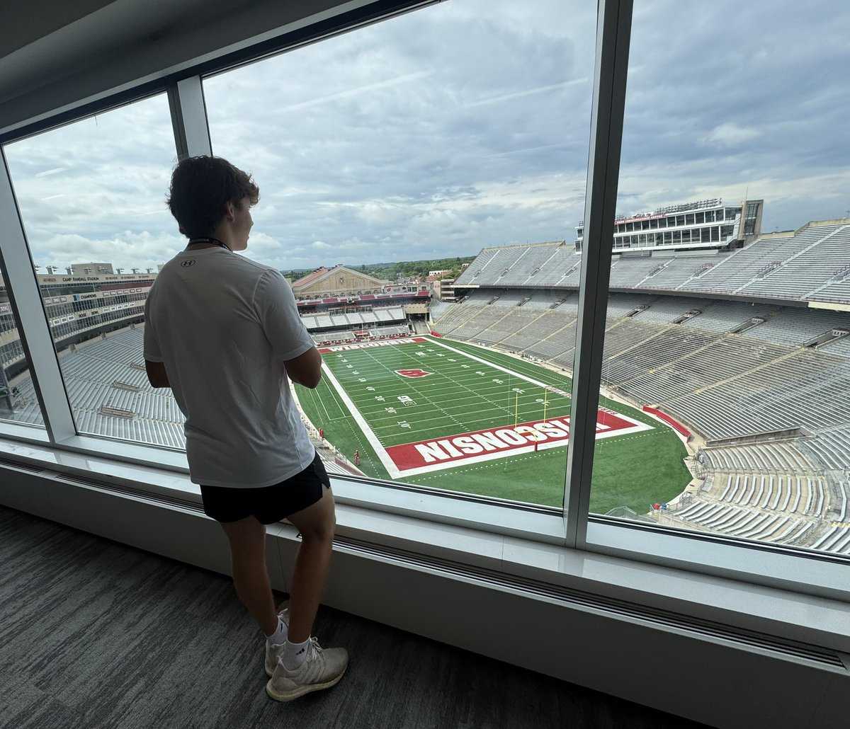 GageChanceQB's tweet image. Enjoyed touring @CampRandallStdm today! Thank you for the hospitality @PatLambert13! #OnWisconsin #Badgers