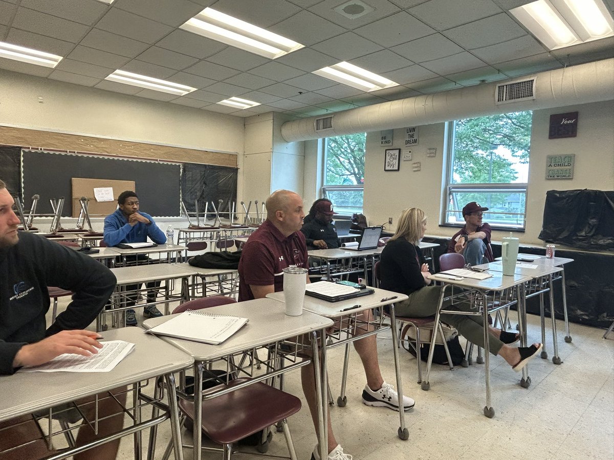 JohnSeman7's tweet image. Great to see our Athletic Department and Aspiring AD cohort kick off the summer with taking LTI 501, 502, and 503. @NIAAA9100 @AndreWalkerI @DScott713 @AD_DrLisa @PAStateADs @PaulRieser2 @Chi_Athletics @SafeJay @GVAthletics @NFHS_Org @JarrydGrayAD @GoADPodcast @coachkohan