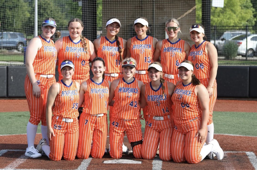 JaidenVargas1's tweet photo. 🥎LoCo Aftershock Game Schedule!@ Riverbend Fields🥎 A young team eager to win!

Thursday, June 19, 2025
    1.    🕘 9:00 AM – vs. Louisville Stunners-Ledford📍 Field 3
    2.    🕥 10:30 AM – vs. Sox Fastpitch 18u Prim📍 Field 3
    3.    🕞 3:30 PM – vs. GA Trouble
📍Field 3 https://t.co/fsuPzJ8P7Q