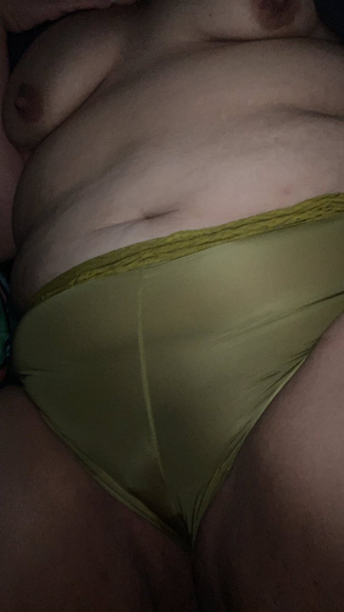 KushValerie's tweet photo. Wet Wednesday 😉
No PPVs 🔗 
A little bit of tummy never hurt anyone 😉 https://t.co/SDwAGlL1S7