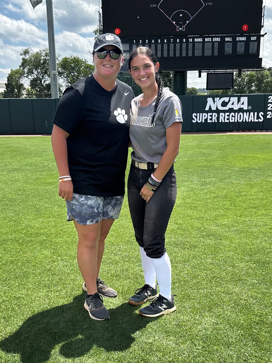 AubreyMulterer's tweet image. Another awesome 3-Days at @clemsonsoftball with @rittmanjohn @KatieRepole @ClemsonCoachKJ @Coach_Wigs and all the staff and players that make it a great camp. Can’t wait to be back on campus soon.