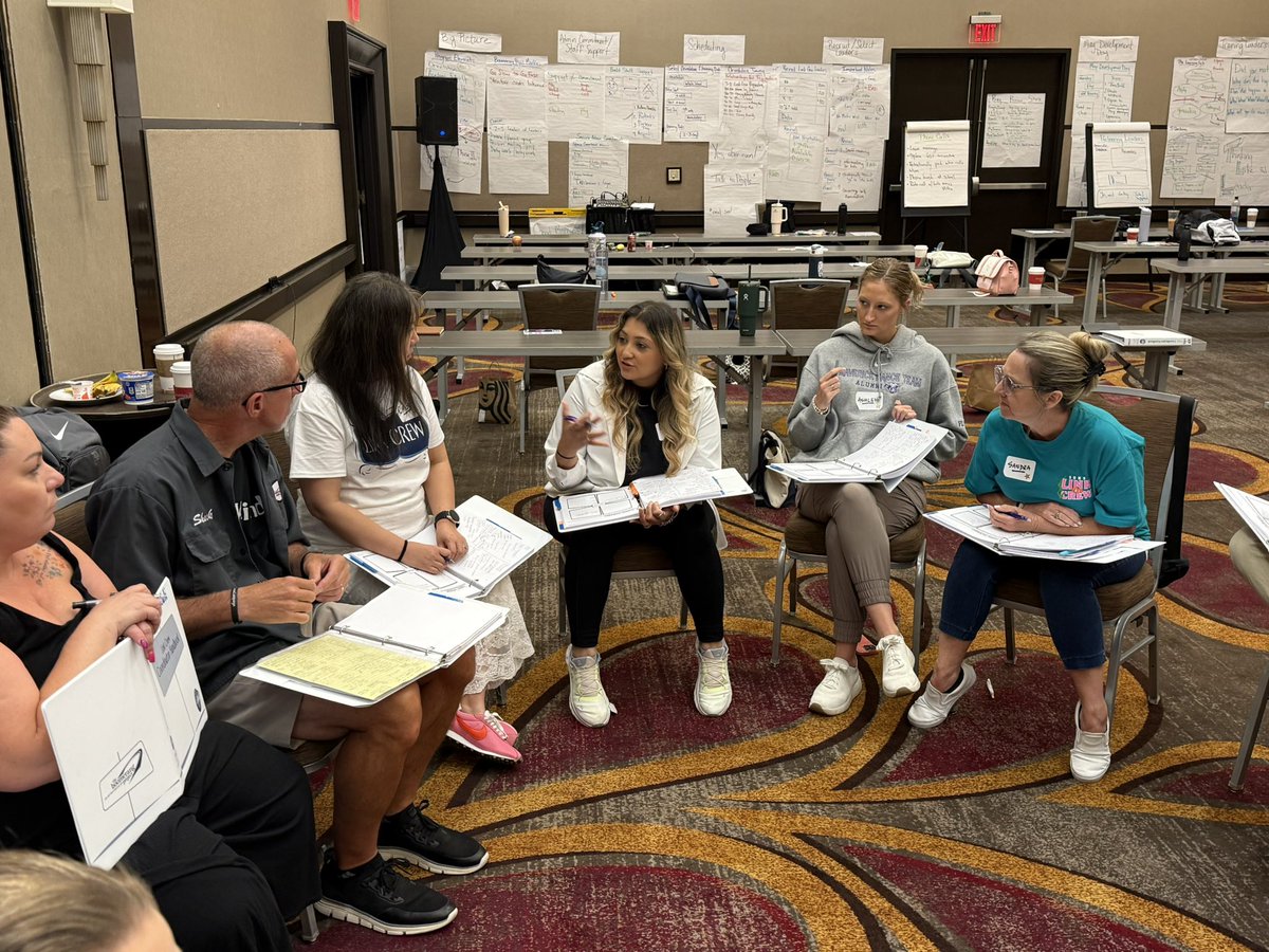 HarvardLinkCrew's tweet image. One of our new Link Crew staff leaders getting trained to support our student leaders and the class of 2029. Go Mrs. Padilla!  #LinkCrew #HarvardRising