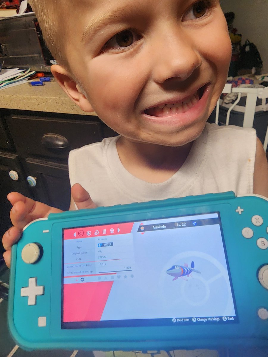 Big Will found his first random wild shiny in pokemon tonight🔥