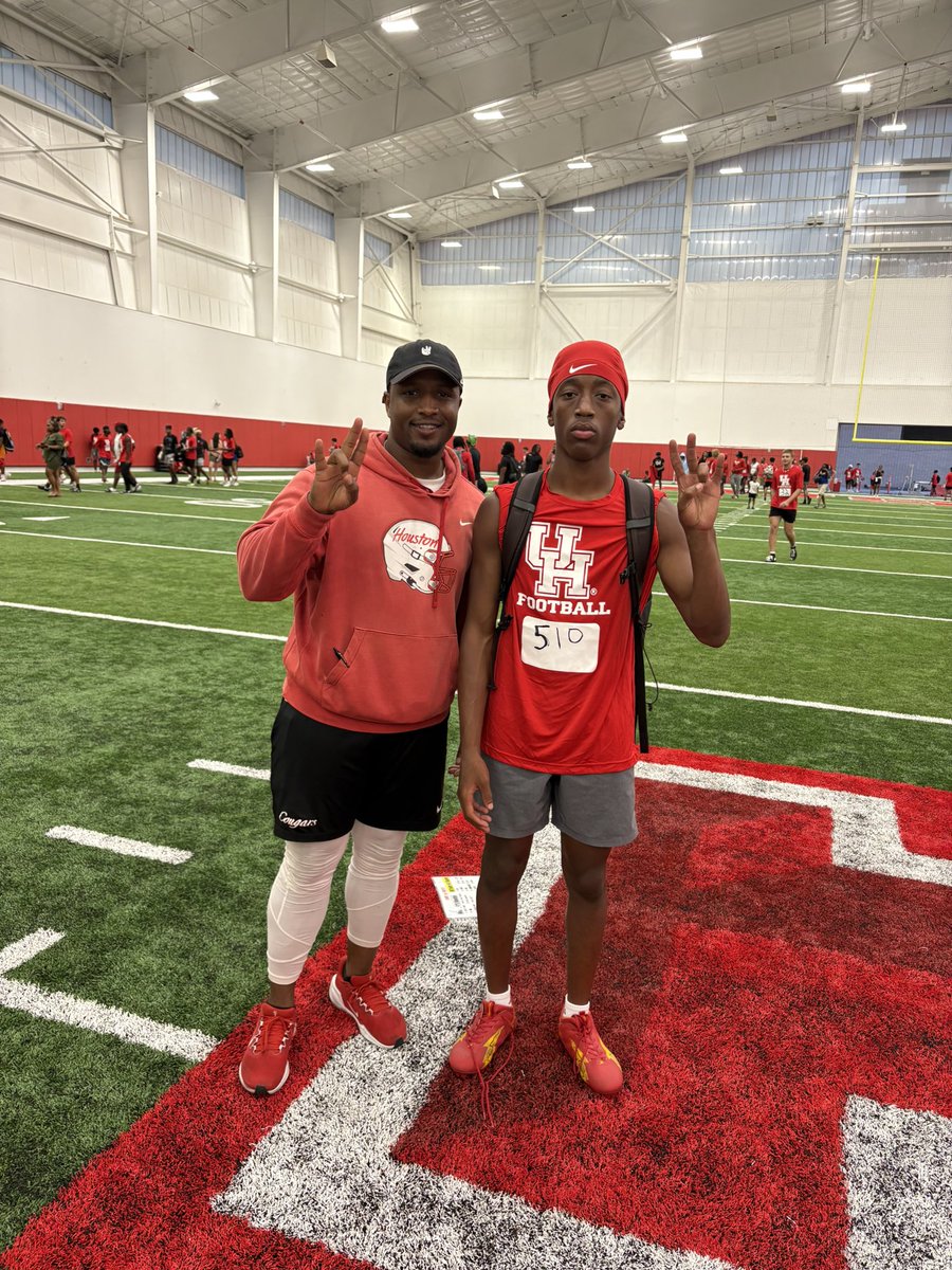 Jayden4Mitchell (@jaydenmithchell) on Twitter photo Had a great time at the University of Houston camp to meet new coaches meet new faces and show out!!!🔴⚪️<a href="/coach_mcdowell/">Shaun McDowell</a> <a href="/CoachFrost12/">Coach J. Foster</a> <a href="/CoachDre38/">DRE’ D. FUSILIER</a> <a href="/TopPreps/">SPORTS NEWS, VIDEOS, GRAPHICS, EXPOSURE & MORE</a> Had a great time at the University of Houston camp to meet new coaches meet new faces and show out!!!🔴⚪️<a href="/coach_mcdowell/">Shaun McDowell</a> <a href="/CoachFrost12/">Coach J. Foster</a> <a href="/CoachDre38/">DRE’ D. FUSILIER</a> <a href="/TopPreps/">SPORTS NEWS, VIDEOS, GRAPHICS, EXPOSURE & MORE</a>